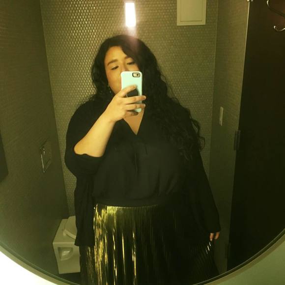 Meet your Posher, Mayra - Picture 2 of 5